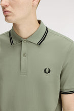Load image into Gallery viewer, Fred Perry - M3600 in Seagrass / Black / Black