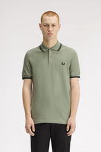 Load image into Gallery viewer, Fred Perry - M3600 in Seagrass / Black / Black